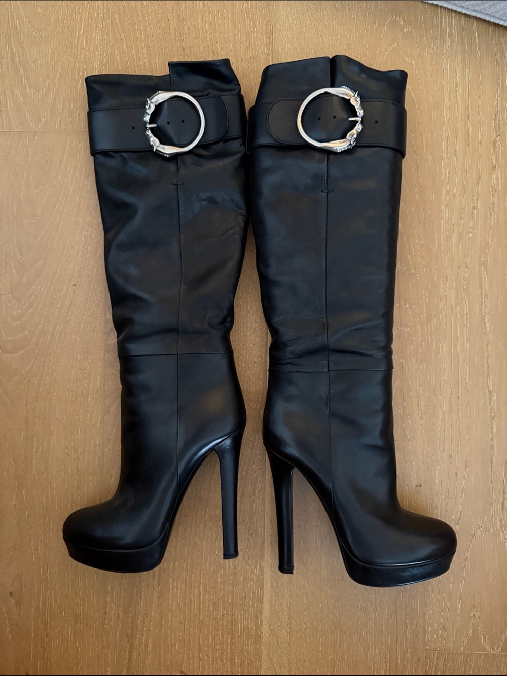 Gucci Black Knee-High Platform Leather Boots with Silver Buckle